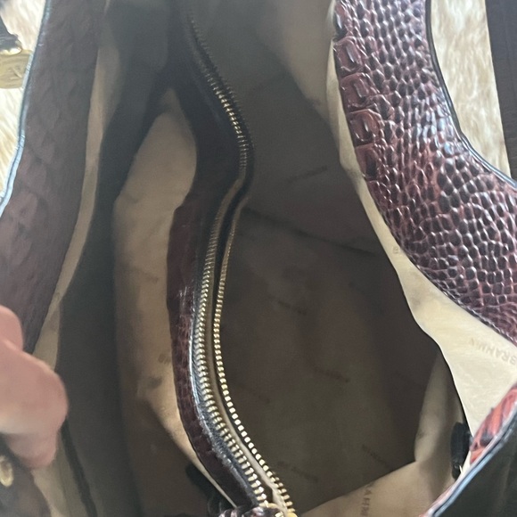 Black Brahmin bag… still in good condition… no rips or tears - Picture 6 of 11